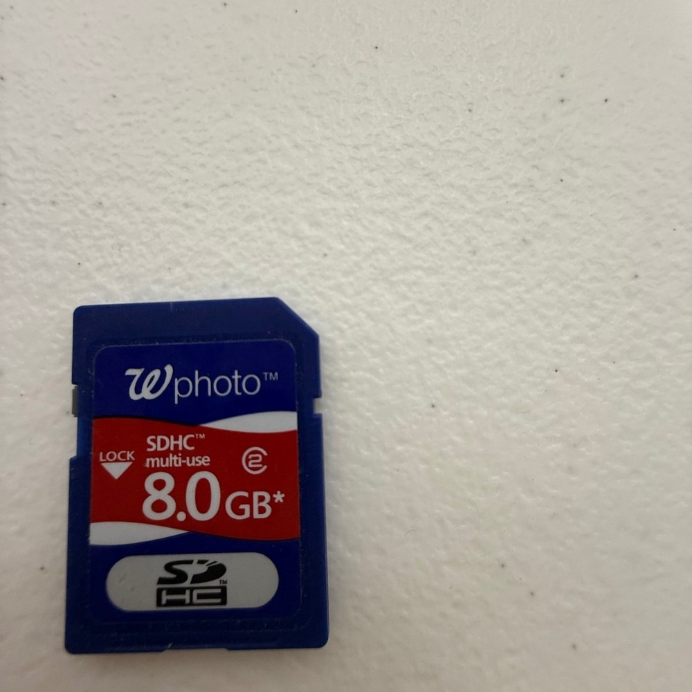 Walgreens Photo‎ 8GB SDHC Multi-Use Memory Card Class 2 Blue SD Card 8.0GB